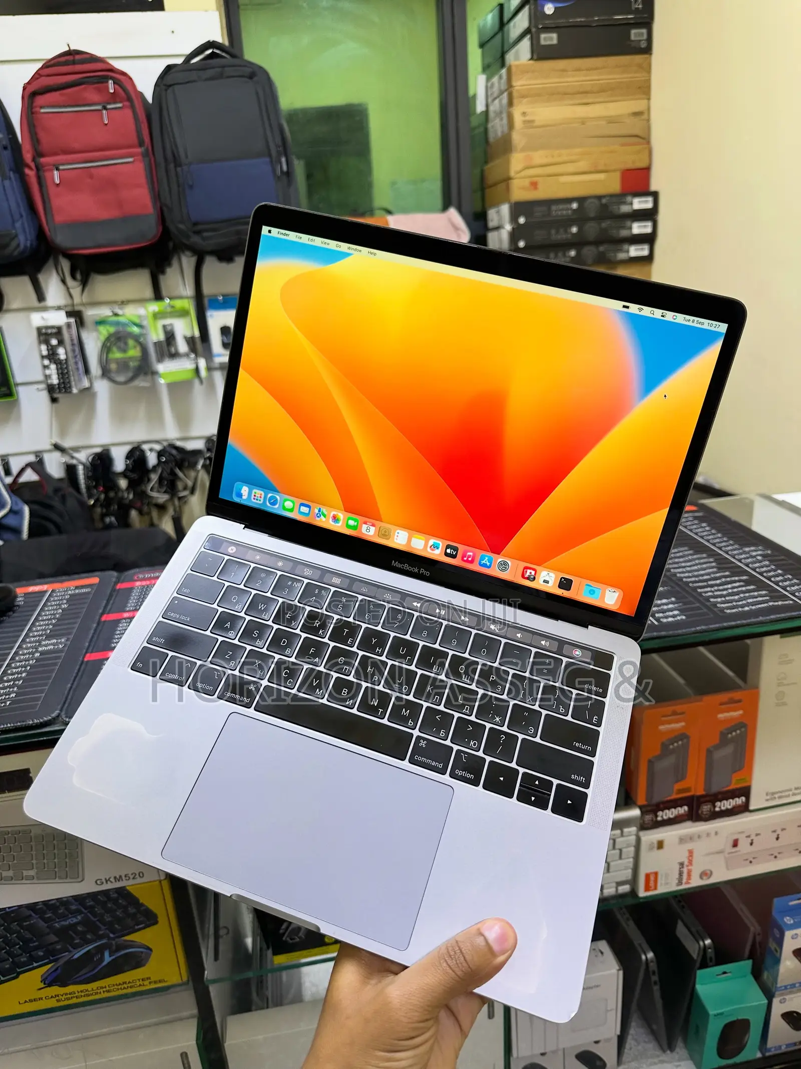 New Laptop Apple MacBook Pro 2019 16GB Intel Core i7 SSD 512GB