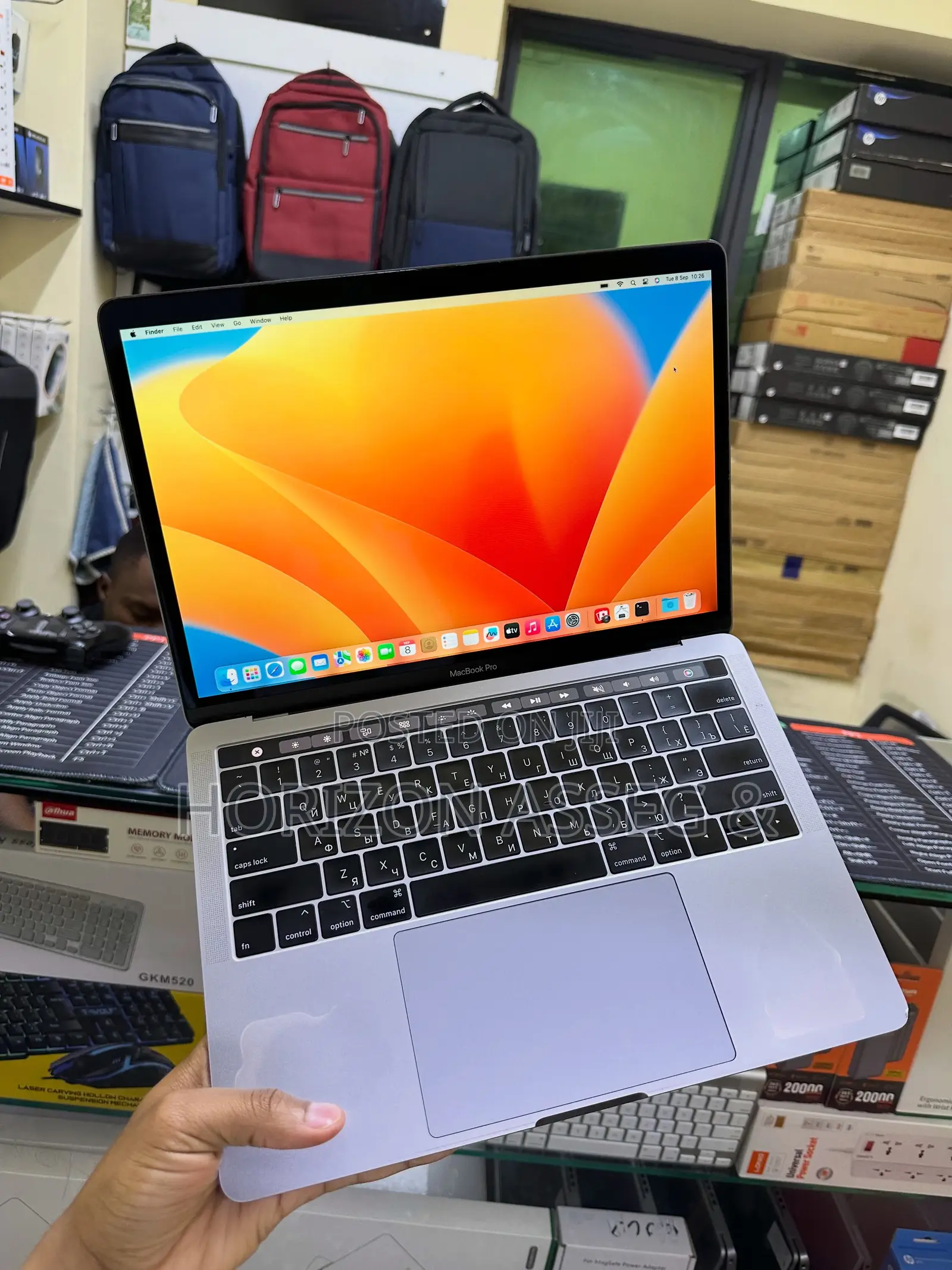 New Laptop Apple MacBook Pro 2019 16GB Intel Core i7 SSD 512GB