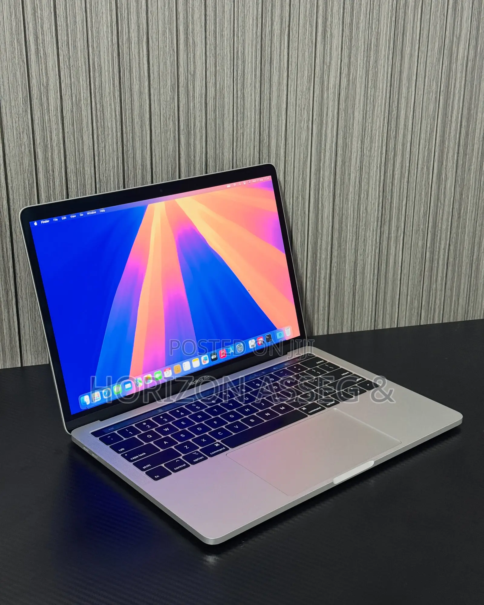 New Laptop Apple MacBook Pro 2019 16GB Intel Core i9 SSD 512GB