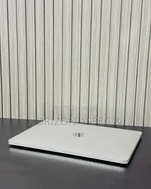 New Laptop Apple MacBook Pro 2019 16GB Intel Core i9 SSD 512GB