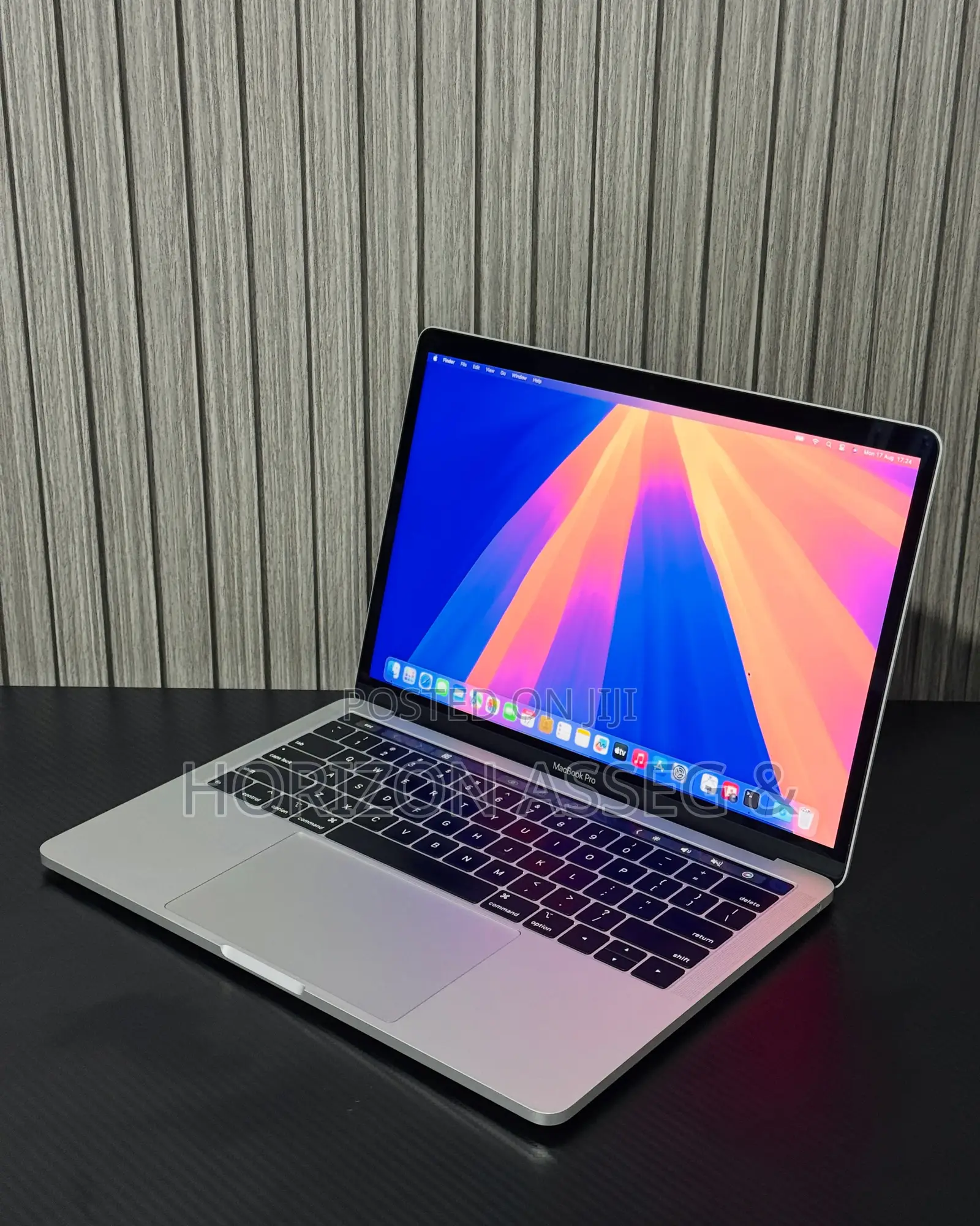 New Laptop Apple MacBook Pro 2019 16GB Intel Core i9 SSD 512GB