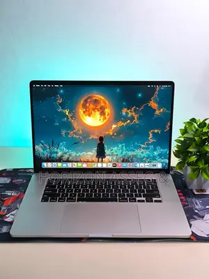 New Laptop Apple MacBook Pro 2019 16GB Intel Core i5 SSD 512GB