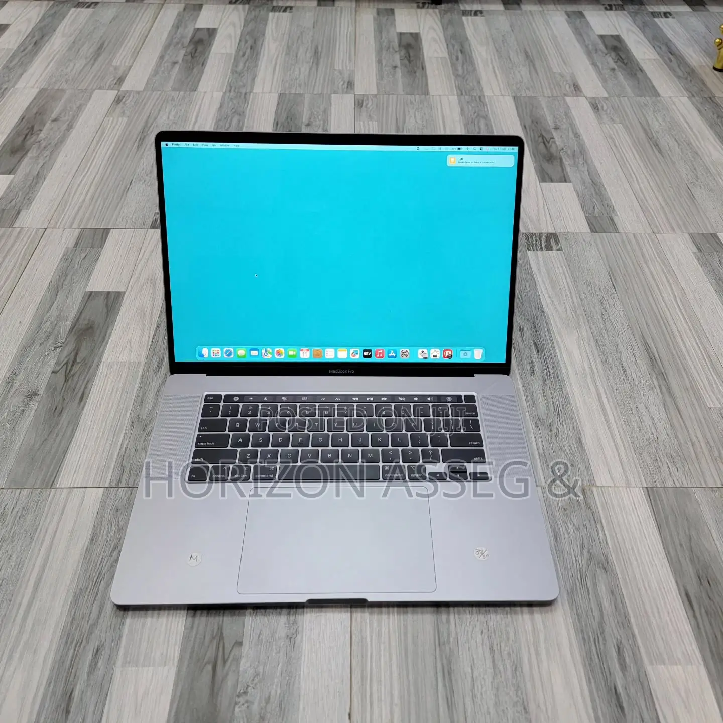 New Laptop Apple MacBook Pro 2019 8GB Intel Core i5 SSD 256GB