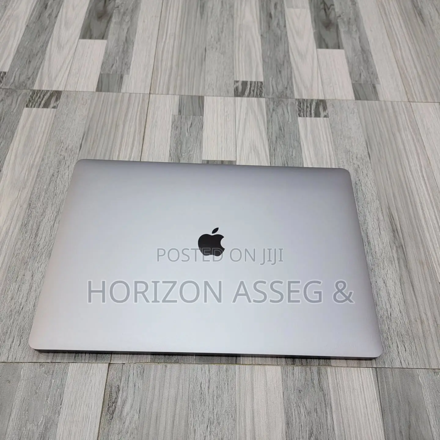 New Laptop Apple MacBook Pro 2019 8GB Intel Core i5 SSD 256GB