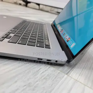 New Laptop Apple MacBook Pro 2019 8GB Intel Core i5 SSD 256GB