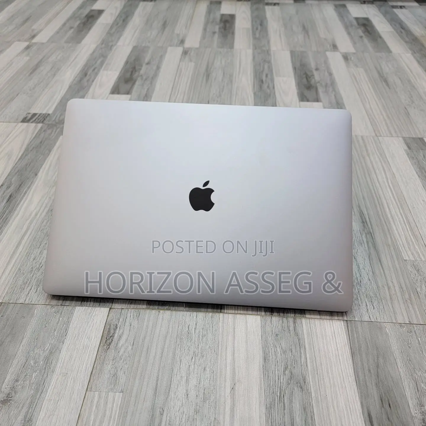 New Laptop Apple MacBook Pro 2019 8GB Intel Core i5 SSD 256GB