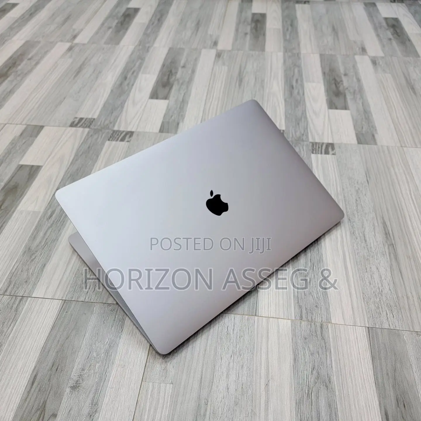 New Laptop Apple MacBook Pro 2019 8GB Intel Core i5 SSD 256GB