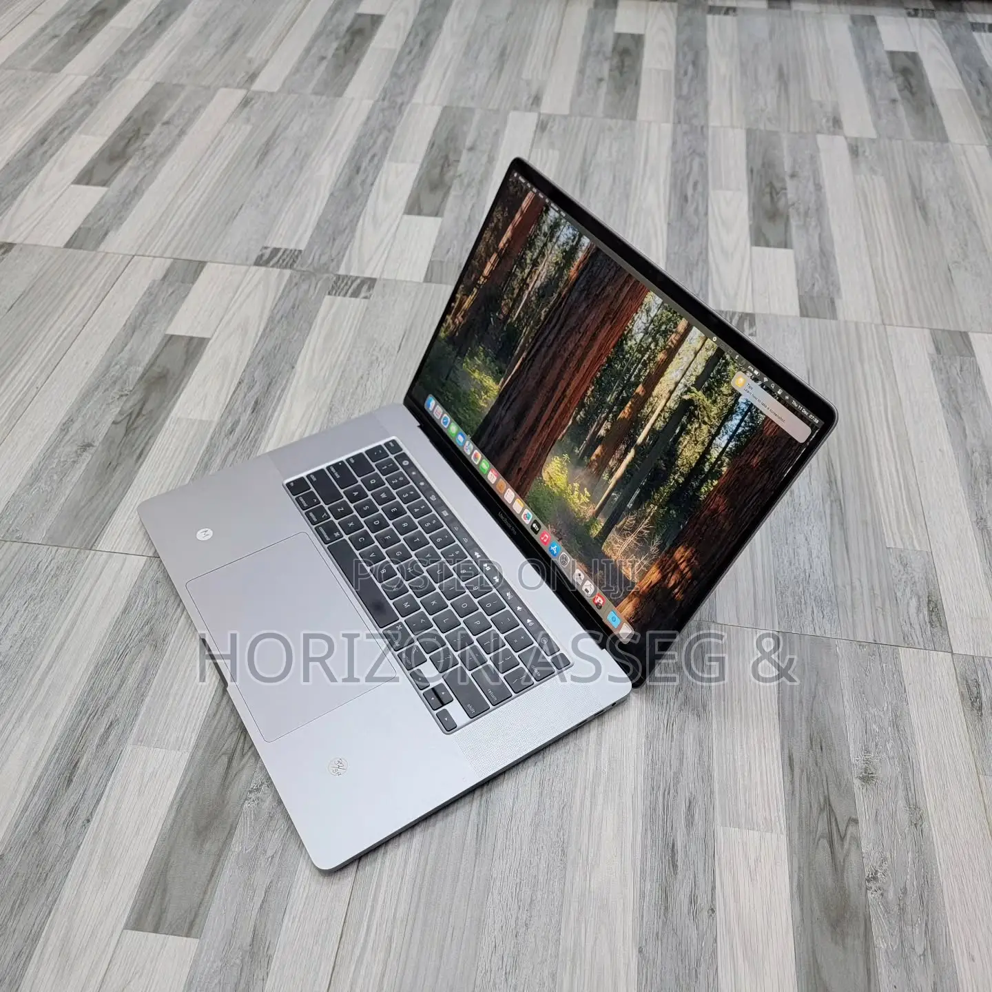 New Laptop Apple MacBook Pro 2019 8GB Intel Core i5 SSD 256GB