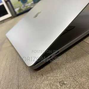 New Laptop Apple MacBook Pro 2019 16GB Intel Core i7 SSD 512GB