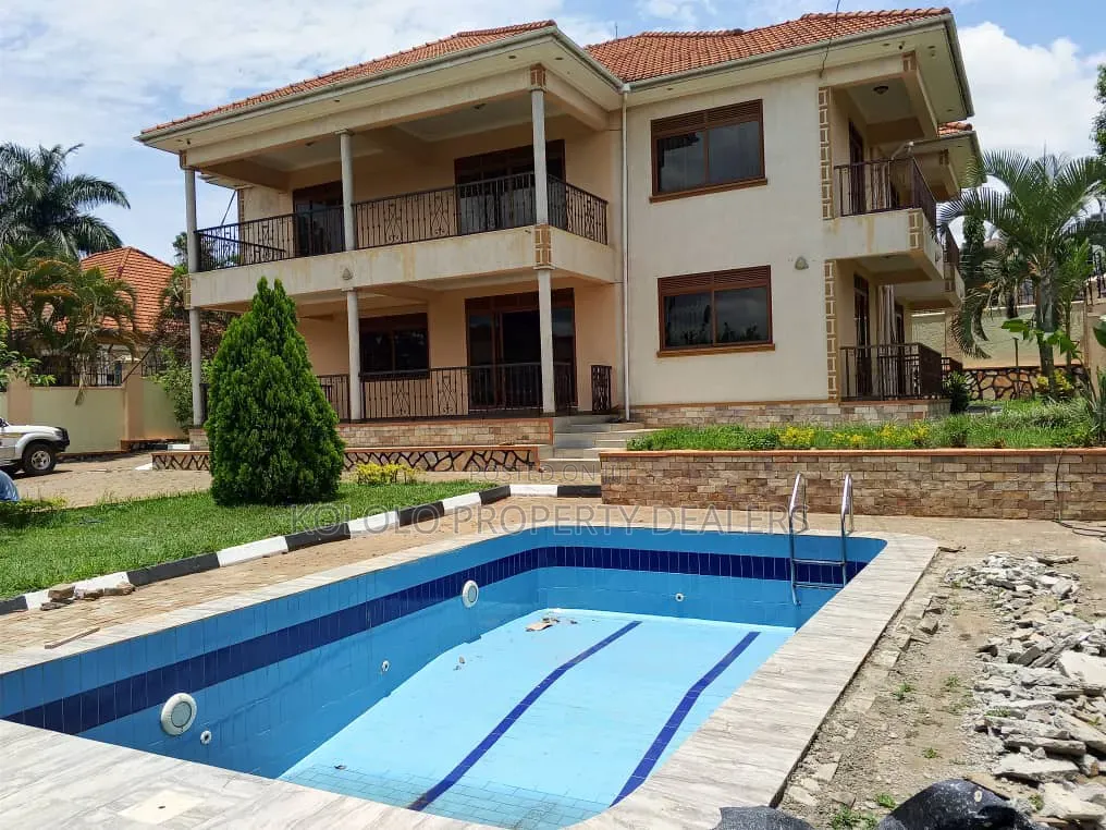 8bdrm Mansion in Bunga, Central Division for sale