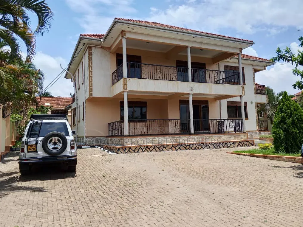 8bdrm Mansion in Bunga, Central Division for sale