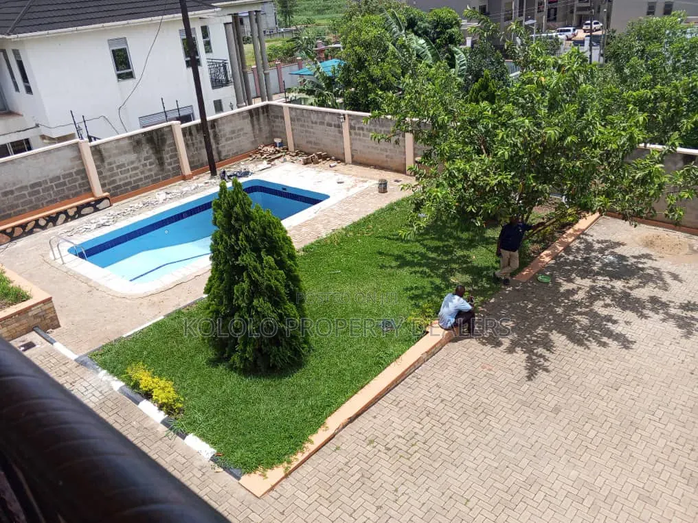 8bdrm Mansion in Bunga, Central Division for sale