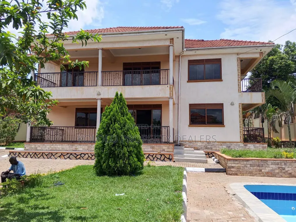 8bdrm Mansion in Bunga, Central Division for sale