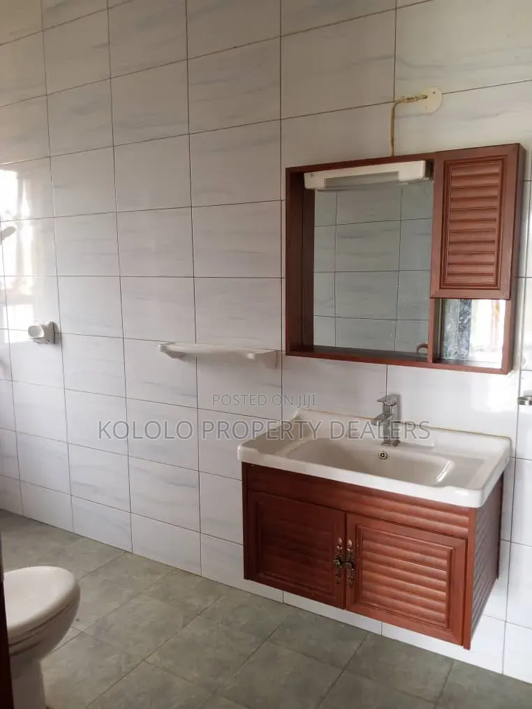 8bdrm Mansion in Bunga, Central Division for sale