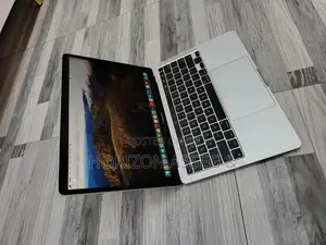 New Laptop Apple MacBook Pro 2020 M1 8GB Intel Core i5 SSD 256GB