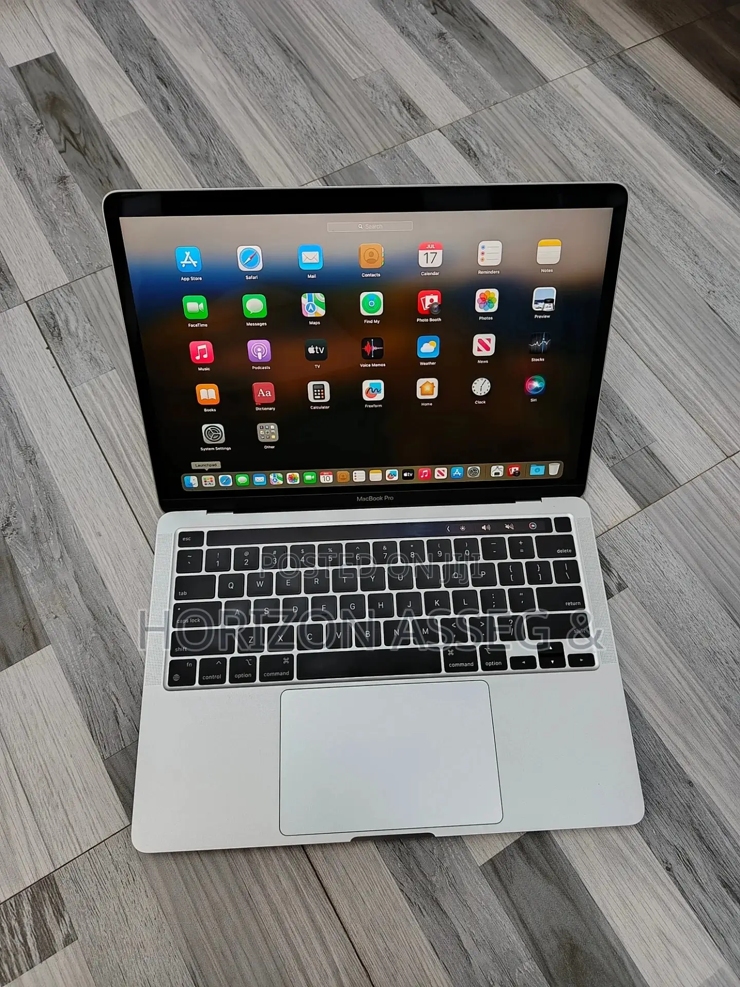 New Laptop Apple MacBook Pro 2020 M1 8GB Intel Core i5 SSD 256GB