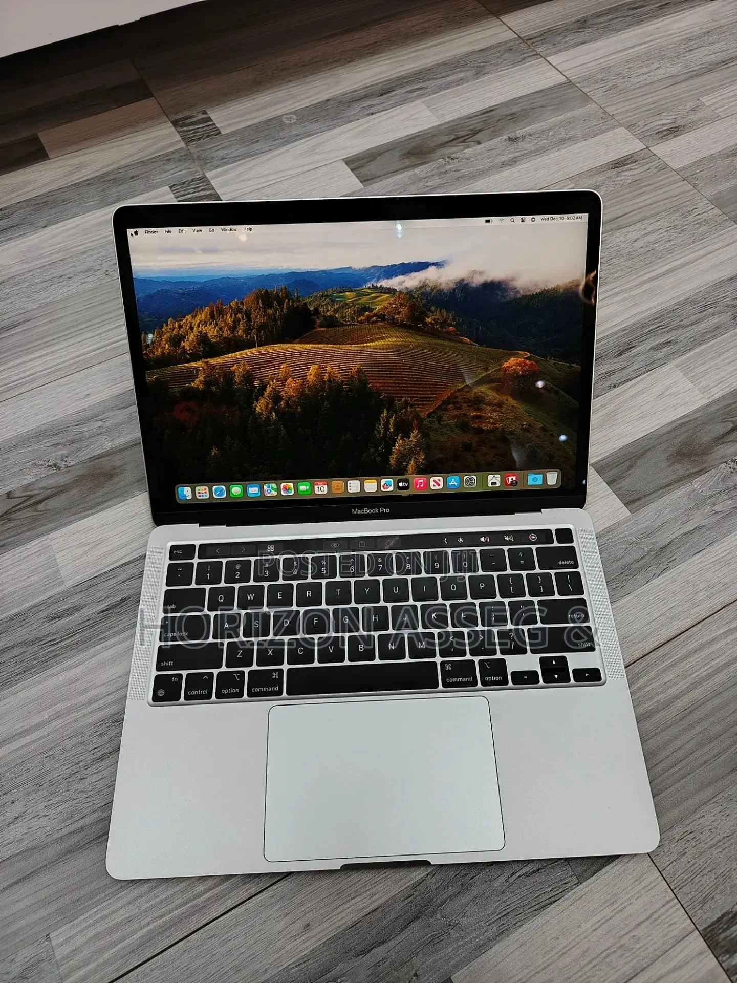 New Laptop Apple MacBook Pro 2020 M1 8GB Intel Core i5 SSD 256GB