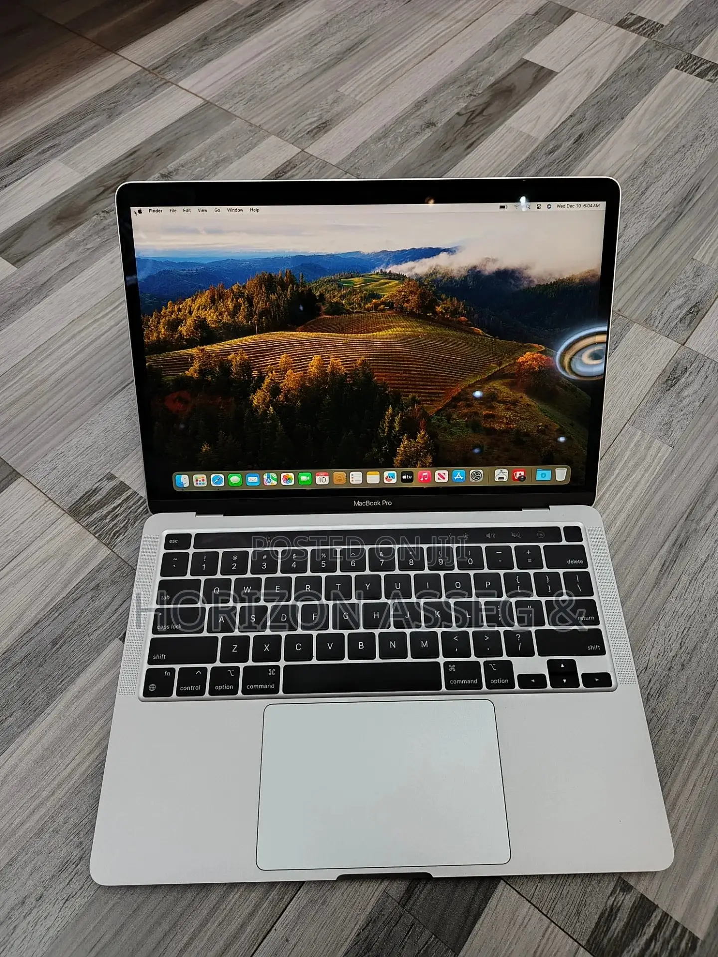 New Laptop Apple MacBook Pro 2020 M1 8GB Intel Core i5 SSD 256GB
