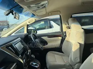 Toyota Alphard 2.5 Petrol AWD 2017 Silver