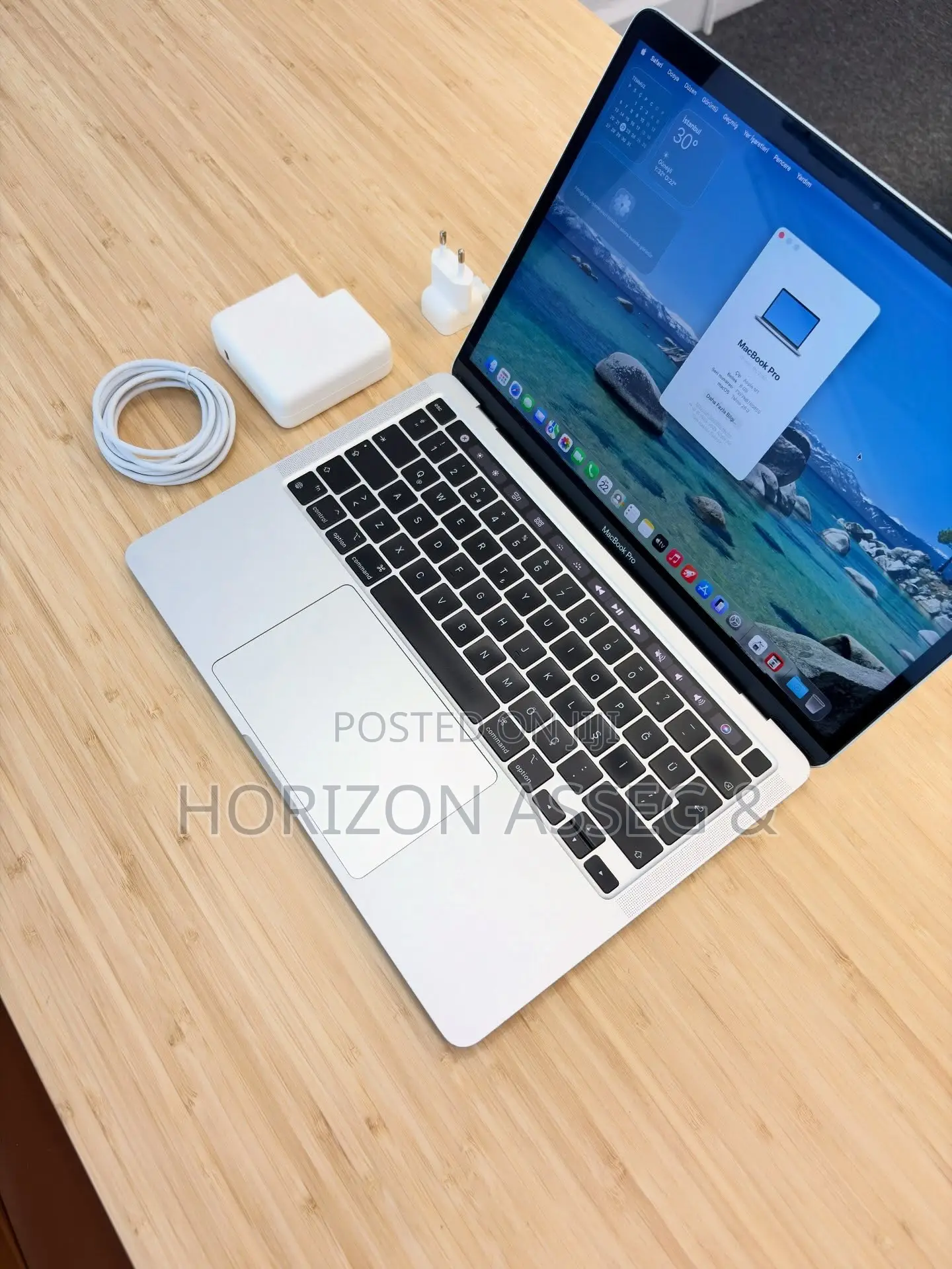 New Laptop Apple MacBook Pro 2020 M1 16GB Intel Core i7 SSD 512GB