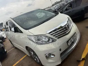 Toyota Alphard 2.4 Petrol FWD 2012