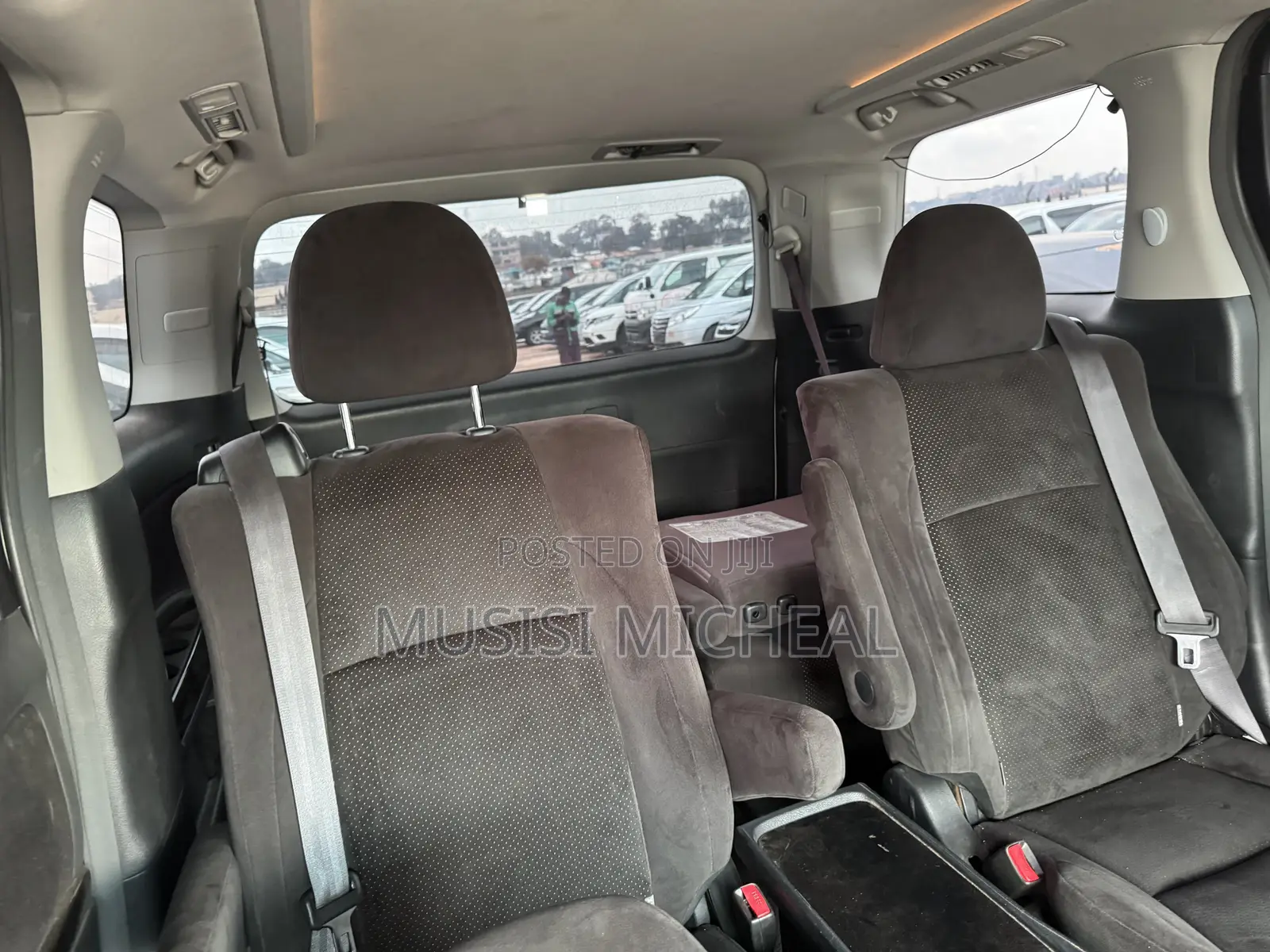 Toyota Alphard 2.4 Petrol FWD 2012