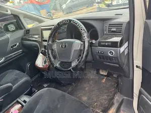Toyota Alphard 2.4 Petrol FWD 2012