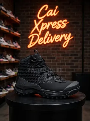 Under Armour Infil Hike Boot. Black