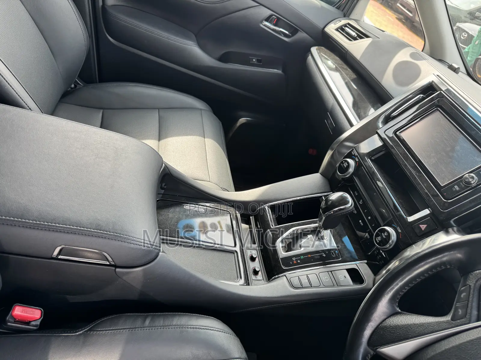 Toyota Alphard 2.5 Petrol FWD 2017 Black