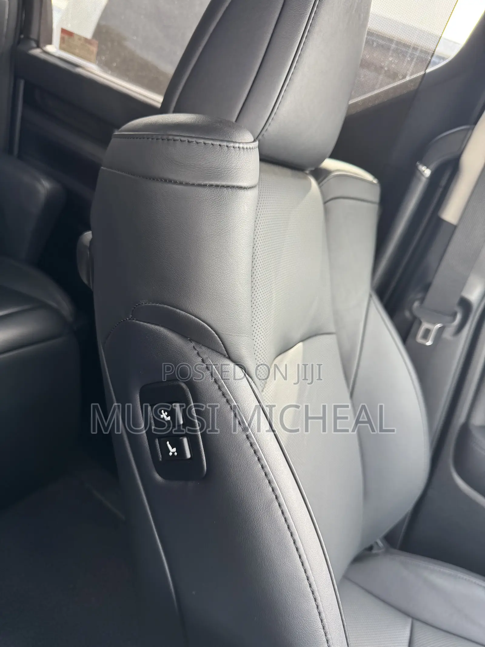 Toyota Alphard 2.5 Petrol FWD 2017 Black