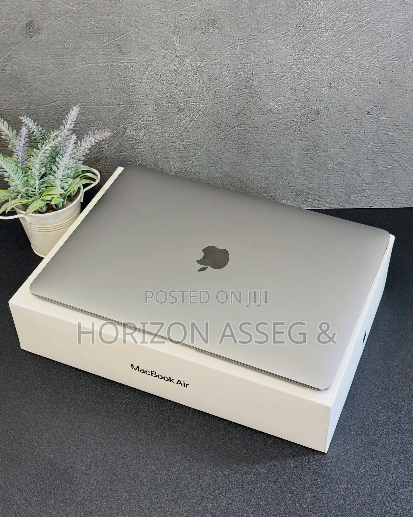 New Laptop Apple MacBook Air 2020 M1 8GB Intel Core i7 SSD 256GB
