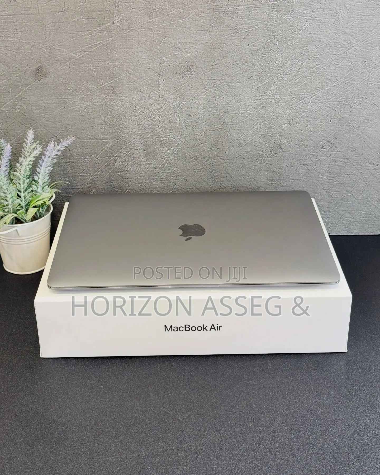 New Laptop Apple MacBook Air 2020 M1 8GB Intel Core i7 SSD 256GB