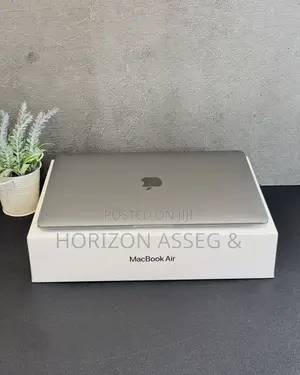 New Laptop Apple MacBook Air 2020 M1 8GB Intel Core i7 SSD 256GB