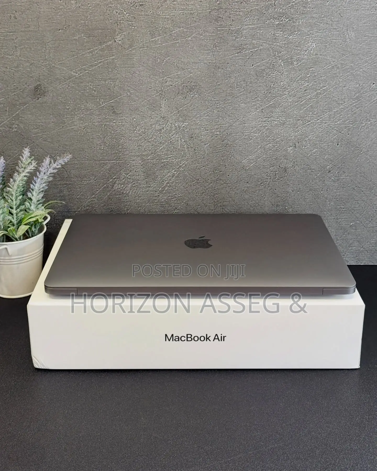 New Laptop Apple MacBook Air 2020 M1 8GB Intel Core i7 SSD 256GB