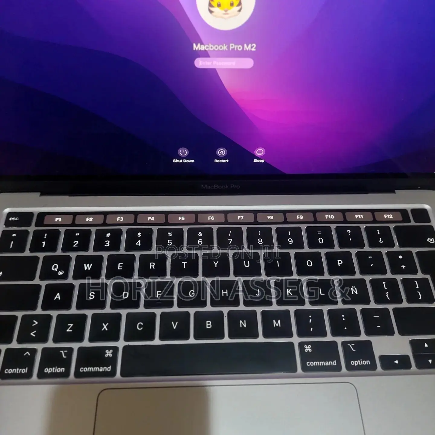 New Laptop Apple MacBook Pro 2022 M2 8GB Intel Core i5 SSD 256GB