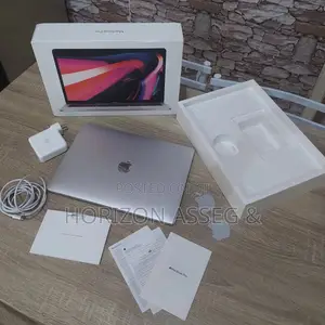 New Laptop Apple MacBook Pro 2022 M2 8GB Intel Core i5 SSD 256GB