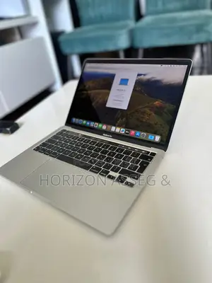 New Laptop Apple MacBook Pro 2022 M2 8GB Intel Core i7 SSD 256GB