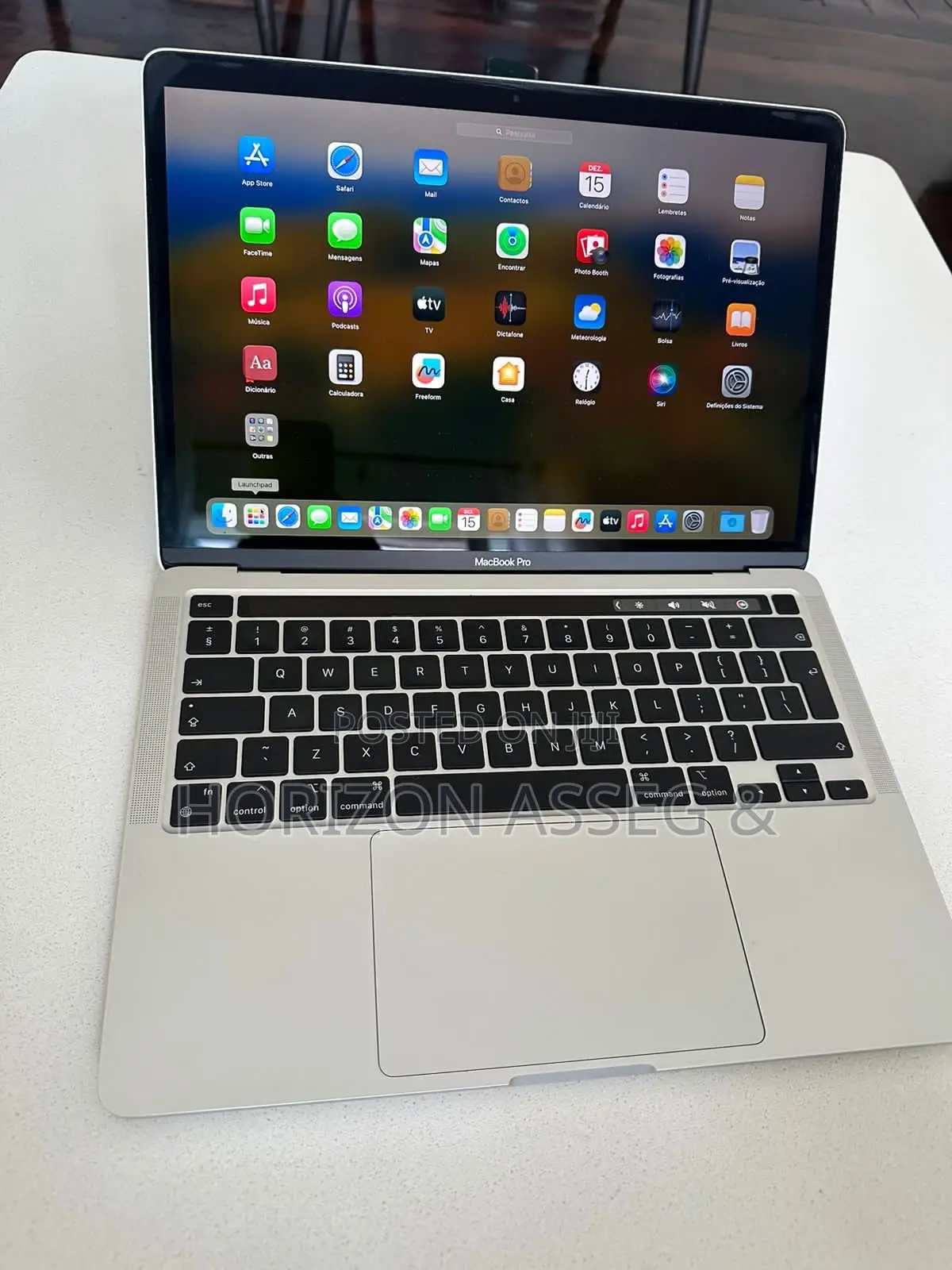 New Laptop Apple MacBook Pro 2022 M2 8GB Intel Core i7 SSD 256GB