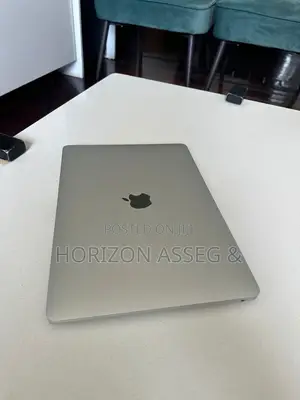 New Laptop Apple MacBook Pro 2022 M2 8GB Intel Core i7 SSD 256GB