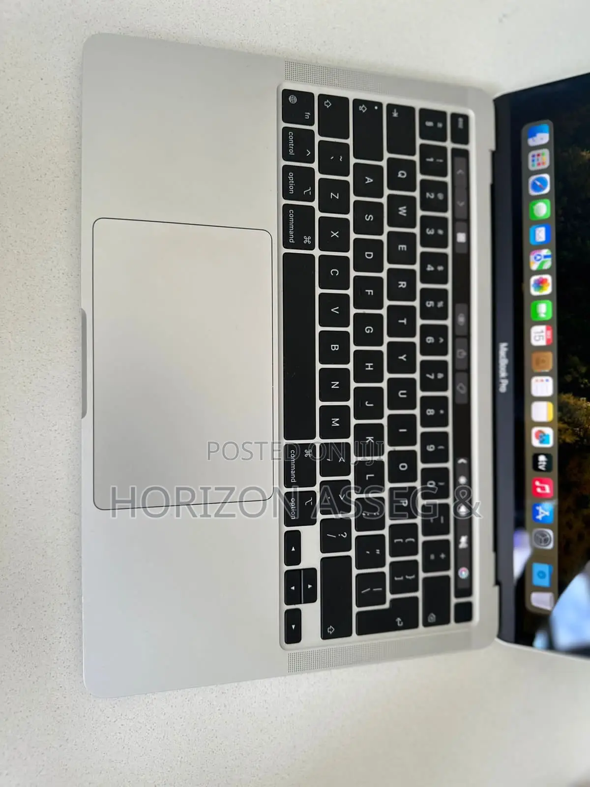 New Laptop Apple MacBook Pro 2022 M2 8GB Intel Core i7 SSD 256GB