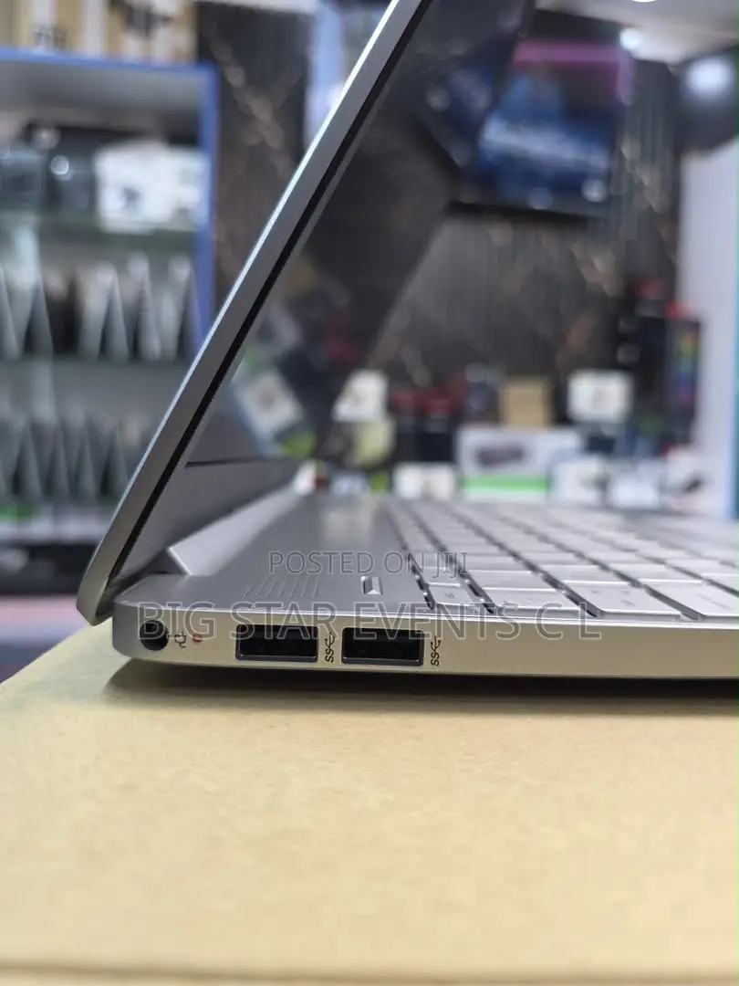 Laptop HP 14S 8GB AMD Ryzen 7 SSD 256GB