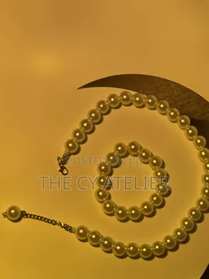 Classic Faux Pearl Necklace and Bracelet Jewelry Set