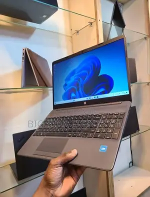 Laptop HP 250 G8 8GB Intel Core i5 SSD 256GB