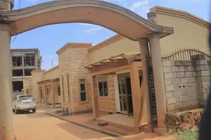 2bdrm House in Bunamwaya-Ngobe, Ssabagabo-Makindye for rent