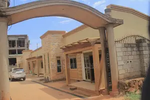 2bdrm House in Bunamwaya-Ngobe, Ssabagabo-Makindye for rent