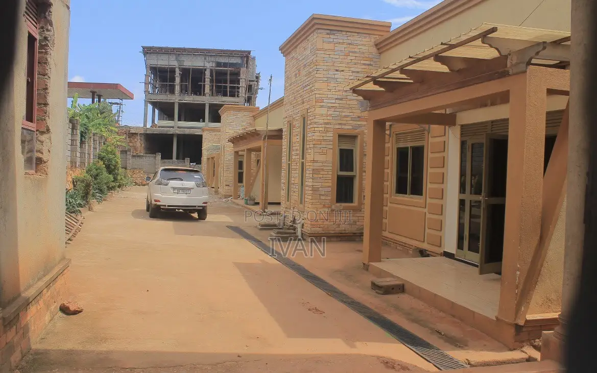 2bdrm House in Bunamwaya-Ngobe, Ssabagabo-Makindye for rent