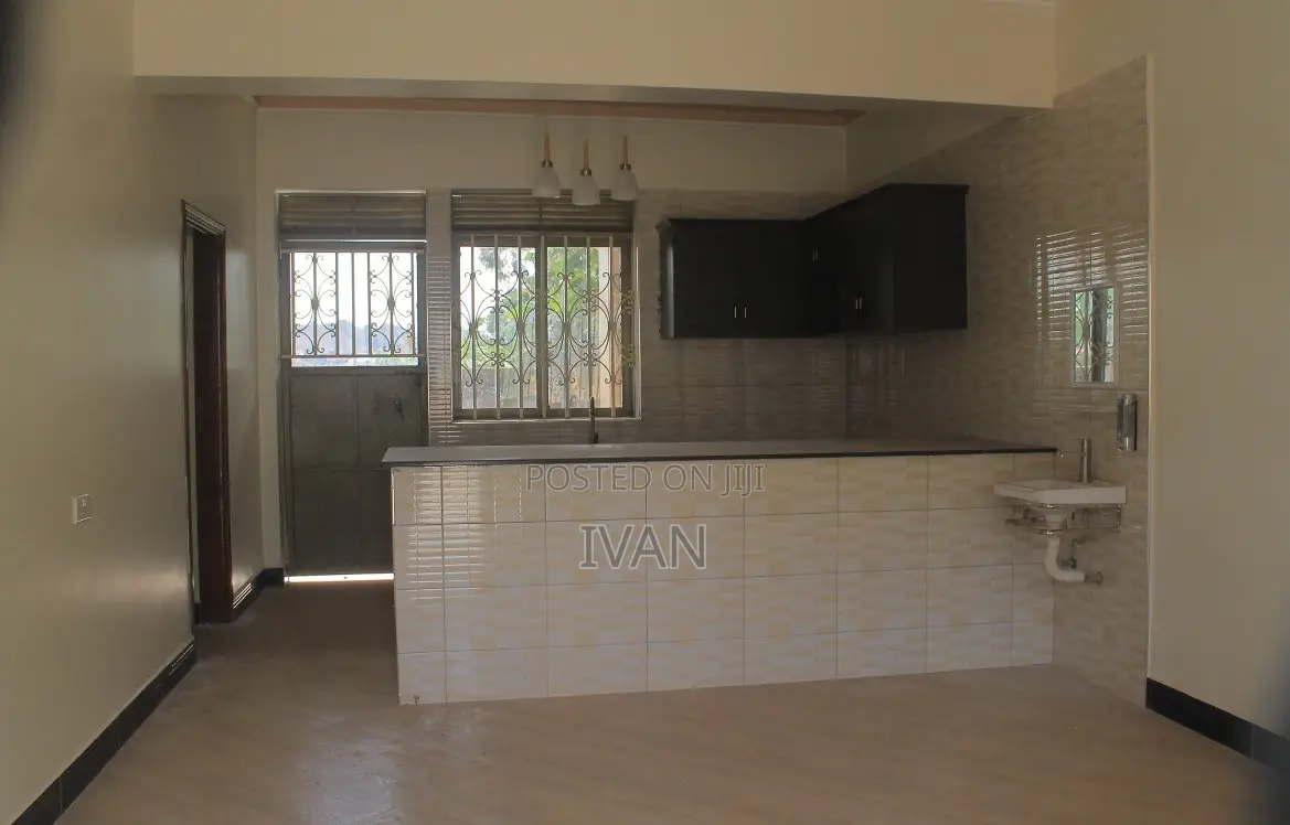 2bdrm House in Bunamwaya-Ngobe, Ssabagabo-Makindye for rent