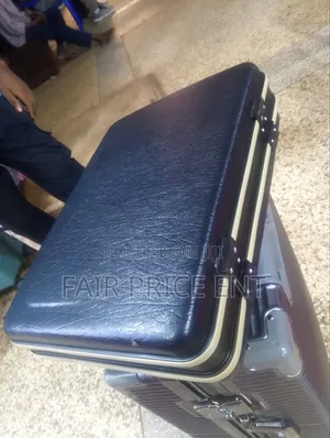 VIP Brief Case. Medium. ( Black)