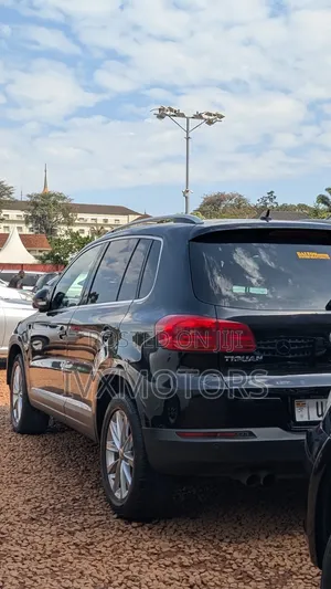 Volkswagen Tiguan SE 4Motion 2011 Black