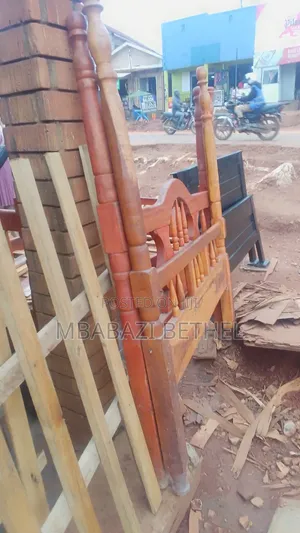 Used 4by6 Wooden in a Fine State Available on Quick Sale